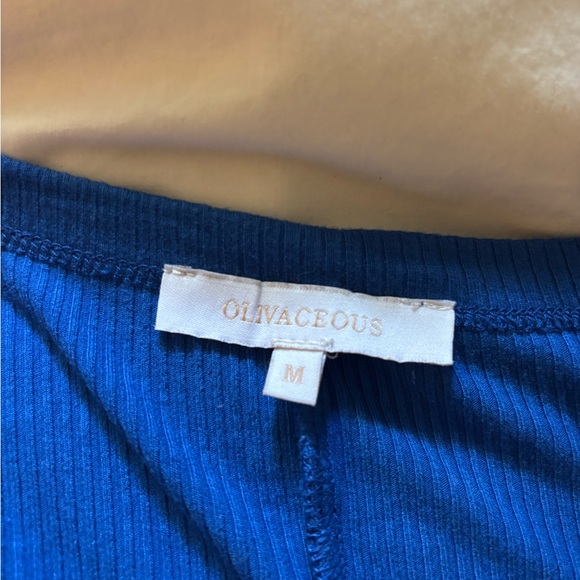 OLIVEACIOUS | Blue Ribbed Crop Top - Picture 3 of 3